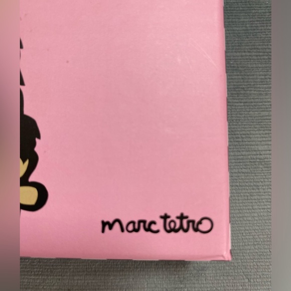 NWT Mark Tetro wristlet wallet in box. Pink wallet with yorkie.6“ x 4.5“ x 1.5“. - Picture 6 of 16